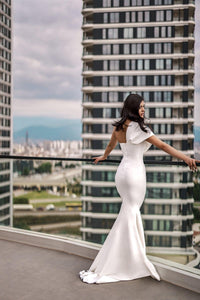 Dylan Prenses Yaka Göğsü Pileli Tek Omuz Krep Elbise - The Bride's Bliss