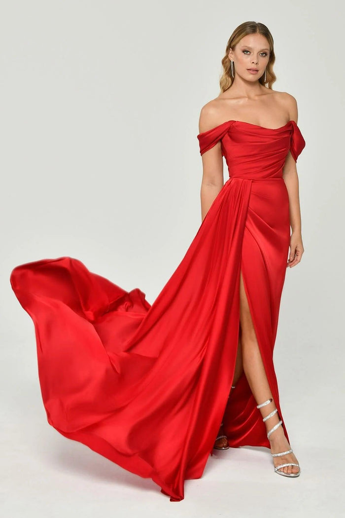 Isabel Düşük Omuzlu Saten Yırtmaçlı Uzun Abiye Elbise - The Bride's Bliss