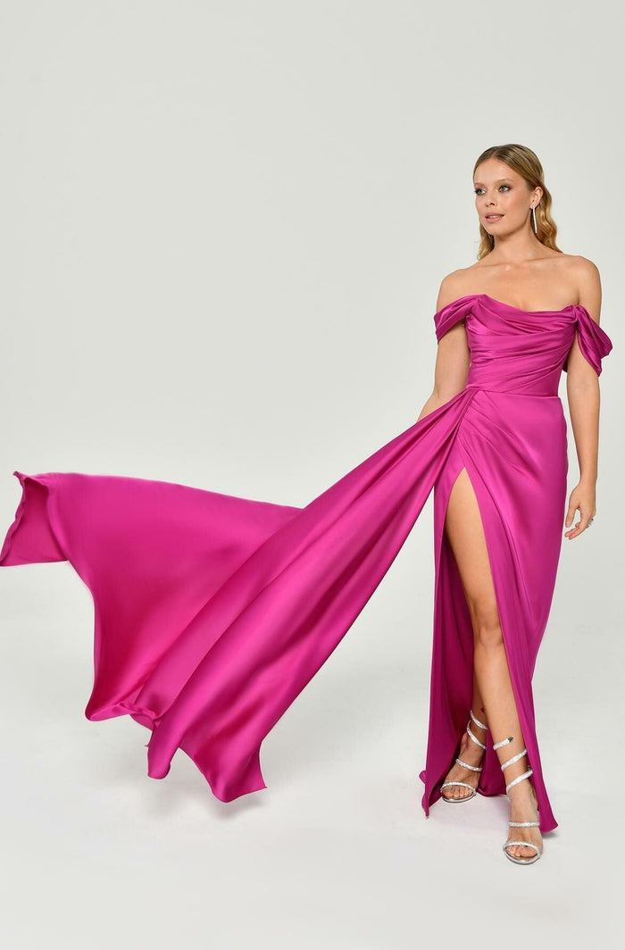 Isabel Düşük Omuzlu Saten Yırtmaçlı Uzun Abiye Elbise - The Bride's Bliss