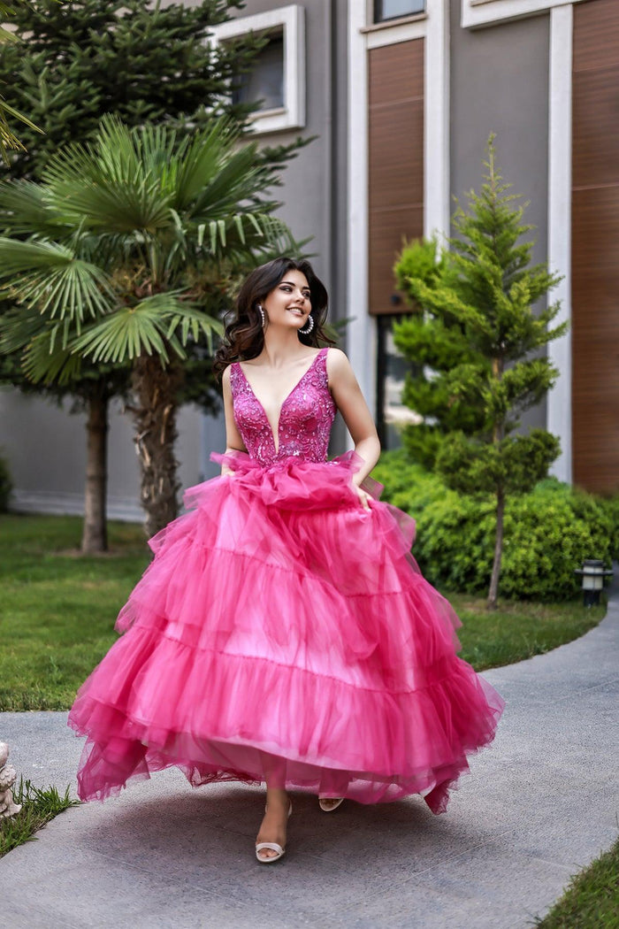 Lenora Derin V Yaka Kat Kat Etekli Abiye Elbise - The Bride's Bliss