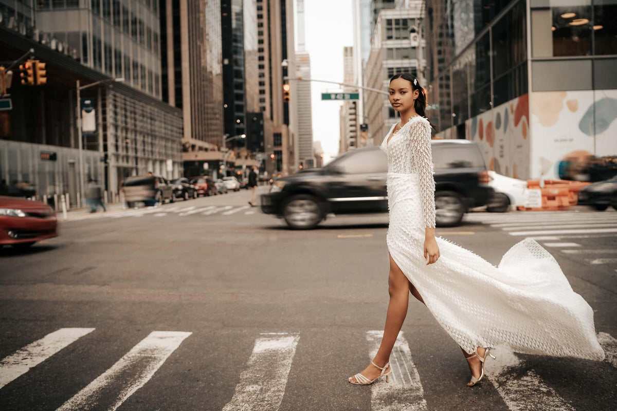 Alan Üç Boyutlu Dantel Yırtmaçlı Balık Kesim Gelinlik - The Bride's Bliss