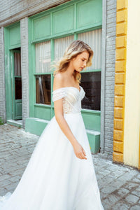 Bia Drapeli Kayık Yaka Düz Kesim Gelinlik - The Bride's Bliss