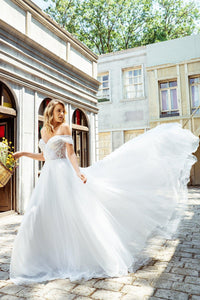 Bia Drapeli Kayık Yaka Düz Kesim Gelinlik - The Bride's Bliss