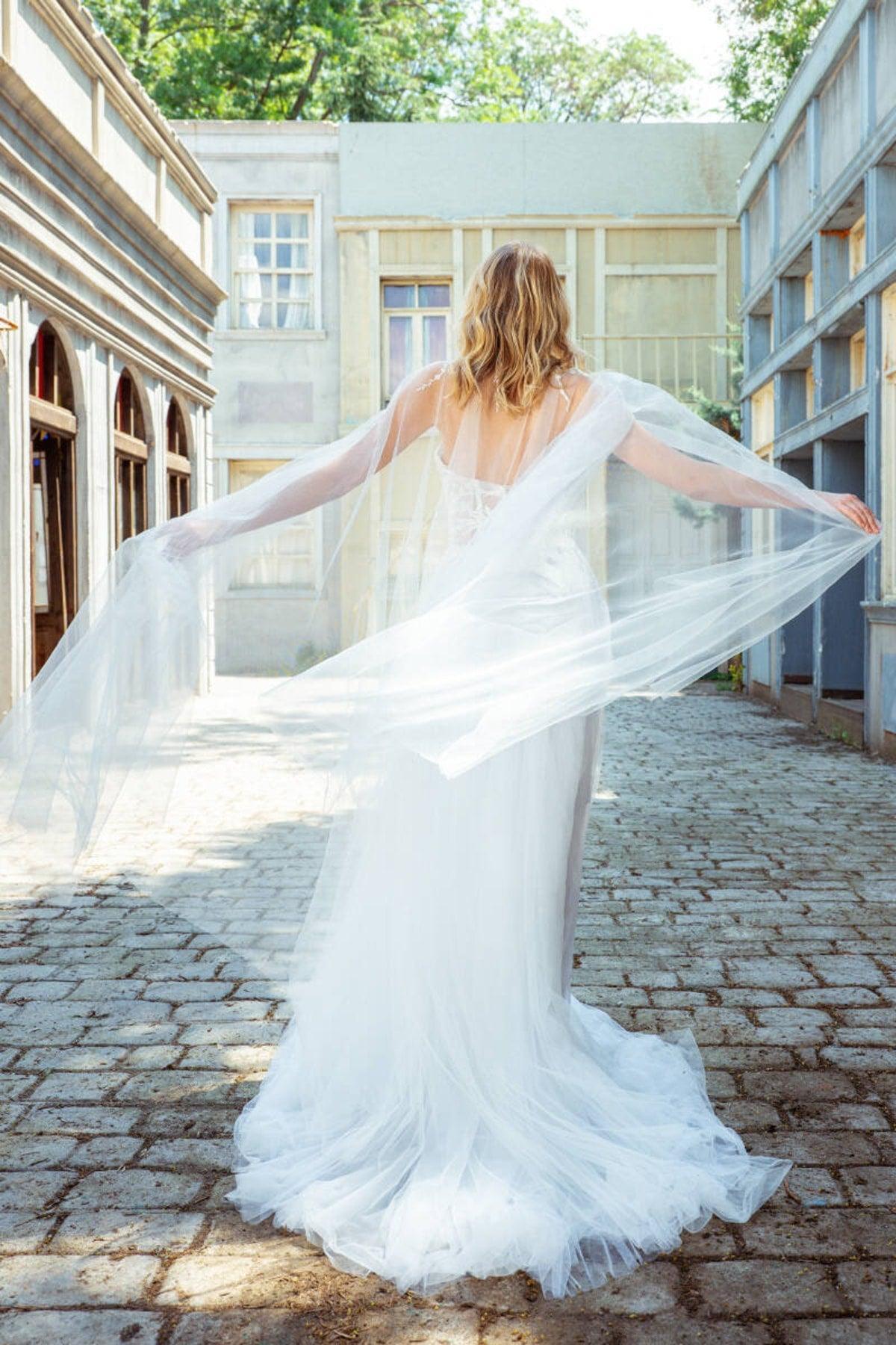 Bridia Straplez Pelerinli A Kesim Gelinlik - The Bride's Bliss