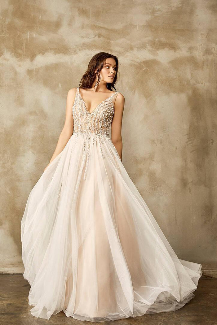 First Design V Yaka Sade A Kesim Gelinlik - The Bride's Bliss