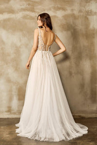 First Design V Yaka Sade A Kesim Gelinlik - The Bride's Bliss