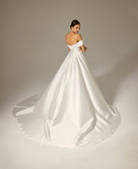 Martha Saten Drapeli A Kesim Gelinlik - The Bride's Bliss
